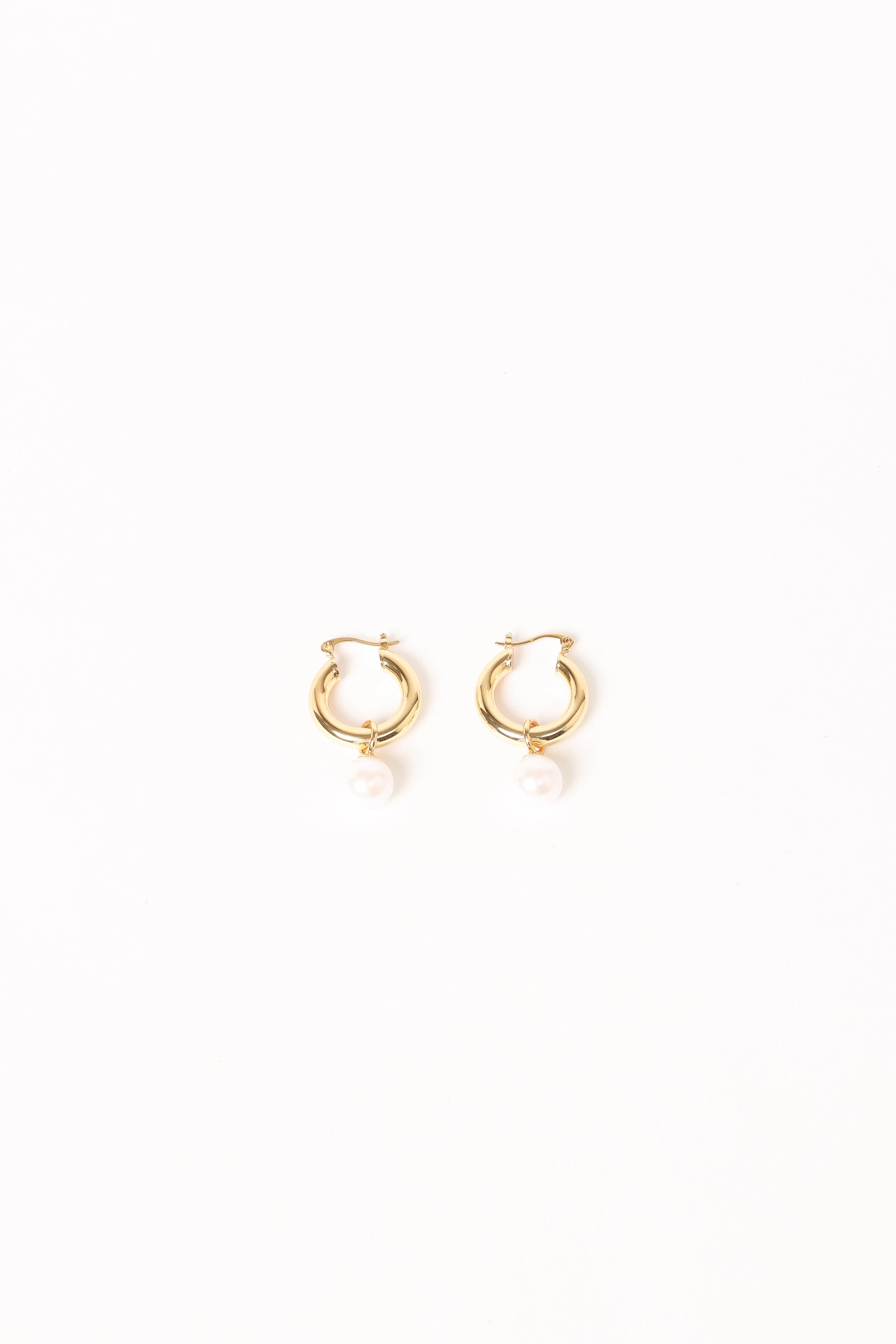 Geneva Earrings - Gold/Pearl