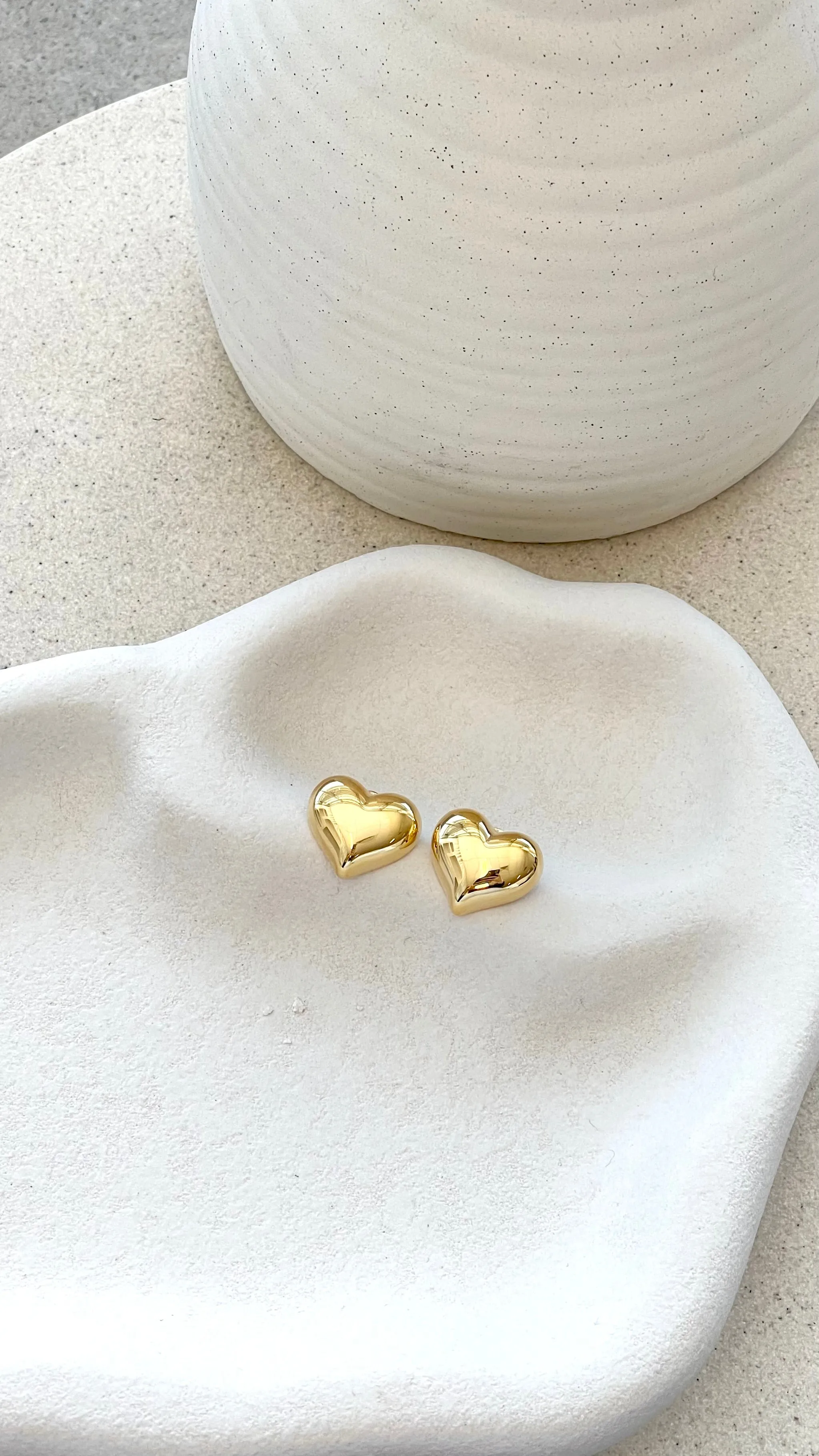 Neve Heart Earrings - Gold